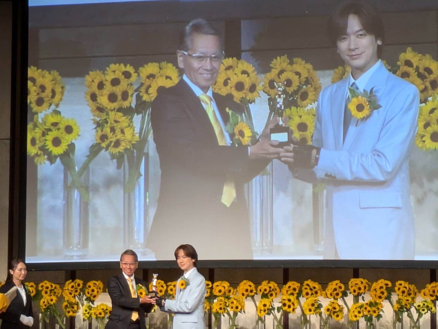 「ベスト・ファーザー イエローリボン賞」小澤廣幸氏とDAIGO氏